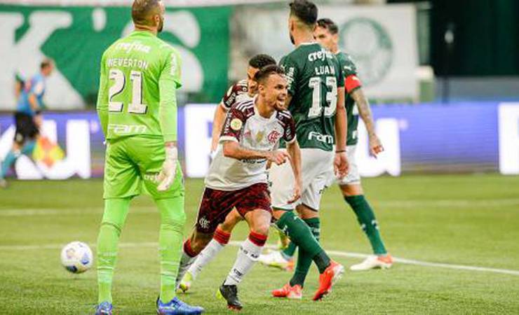 Com dois gols de Michael, Flamengo vence o Palmeiras de virada no Allianz