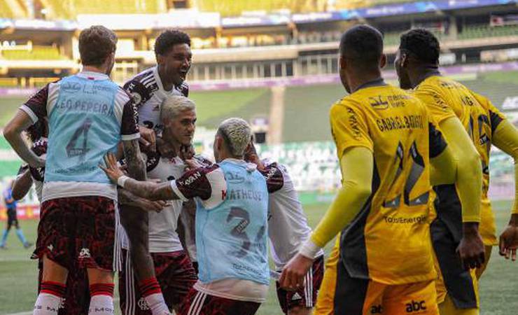 Análise: Flamengo supera desfalques, vence o Palmeiras fora de casa e reafirma força do elenco