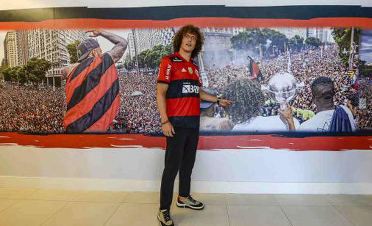 VÍDEO: David Luiz fala sobre a Seleção, mas destaca que cabeça 'está totalmente voltada ao Flamengo'