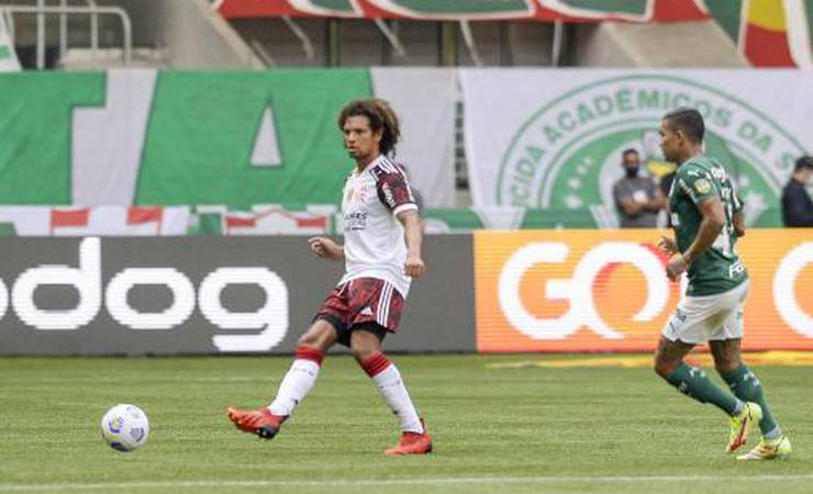 Arão motiva grupo antes da vitória do Flamengo: 'É o tricampeonato. Não é um jogo qualquer'