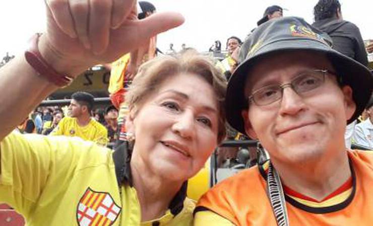 Padre Wilson distribui 550 refeições por dia, toca na barra do Barcelona e acredita em virada sobre o Flamengo