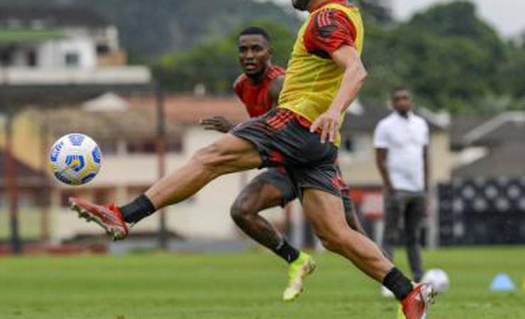 Flamengo se reapresenta e inicia trabalhos para sequência fora de casa; elenco trabalhará em Atibaia