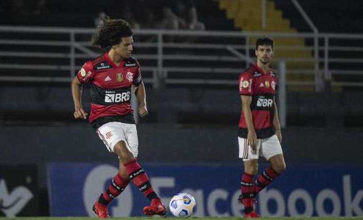 Willian Arão lamenta erros do Flamengo contra o Bragantino, mas não 'joga a toalha' pelo Brasileirão