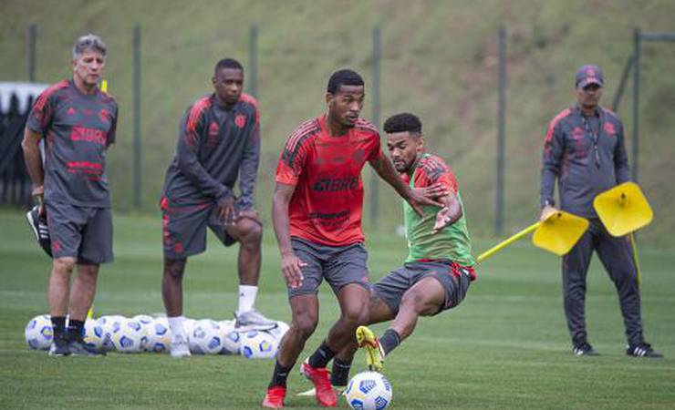 VÍDEO: elenco Flamengo treina em Atibaia visando jogo com o Fortaleza