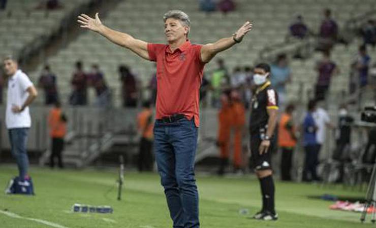 Renato Gaúcho se irrita em coletiva após vitória do Flamengo: 'Não estamos poupando, é mentira!'