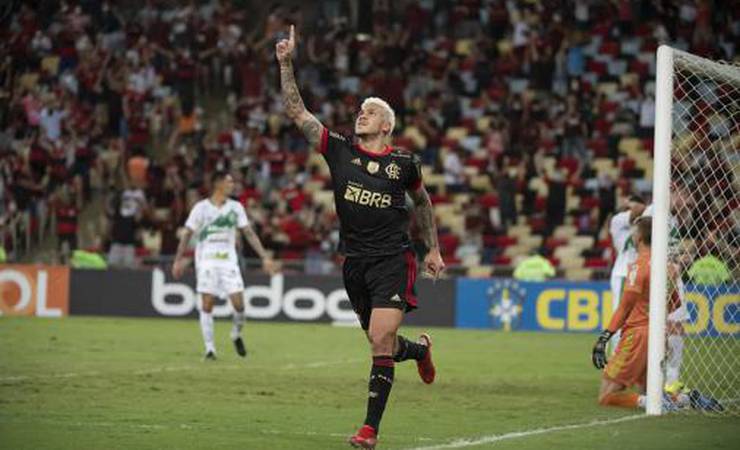 Pedro chega aos 40 gols pelo Flamengo e fica perto de entrar no top 10 dos artilheiros do século