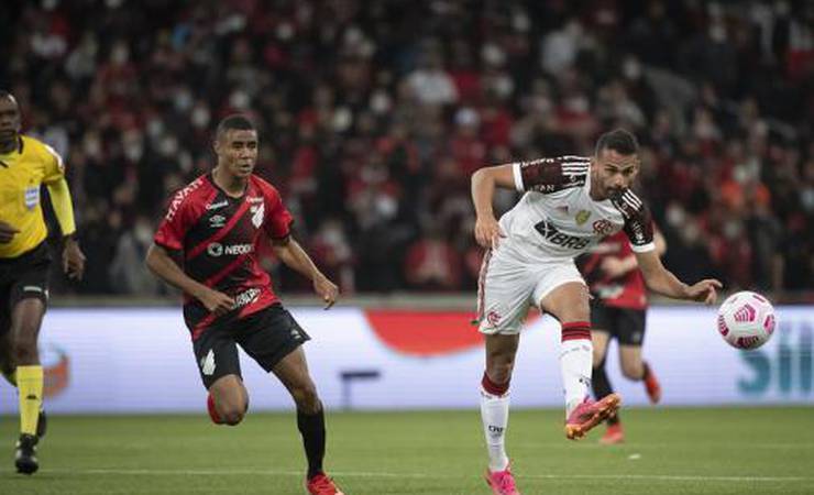 Valentim aposta em espírito guerreiro do Athletico contra o Fla