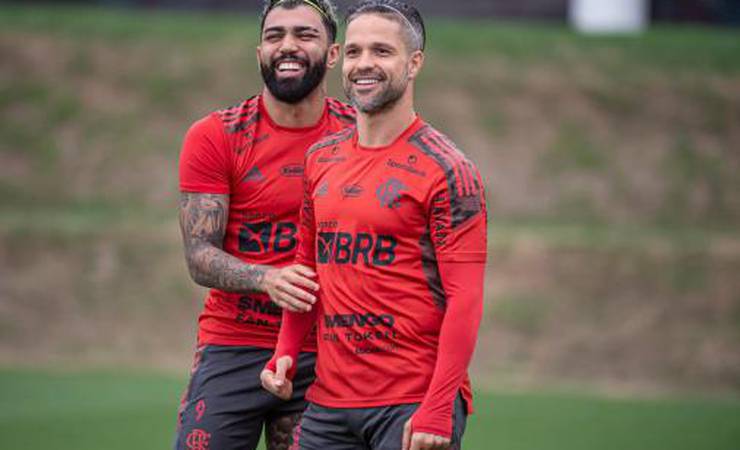 Com atividade tática no campo, Flamengo finaliza preparação para enfrentar o Athletico-PR