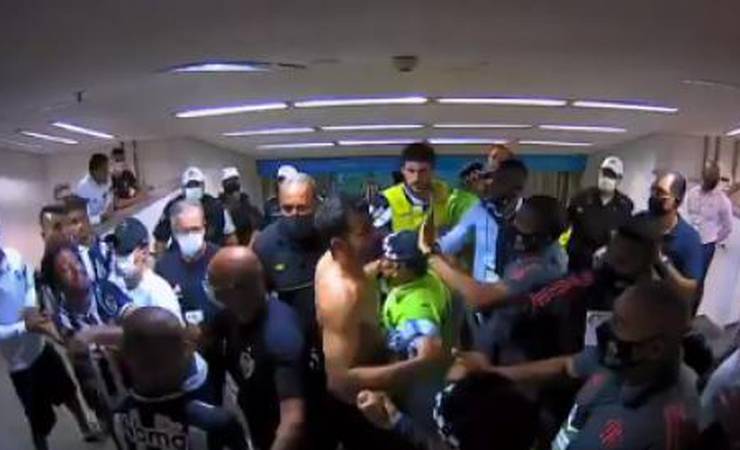 Confusão acontece após vitória do Flamengo sobre o Atlético-MG, e Keno provoca: 'A gente é líder'; assista