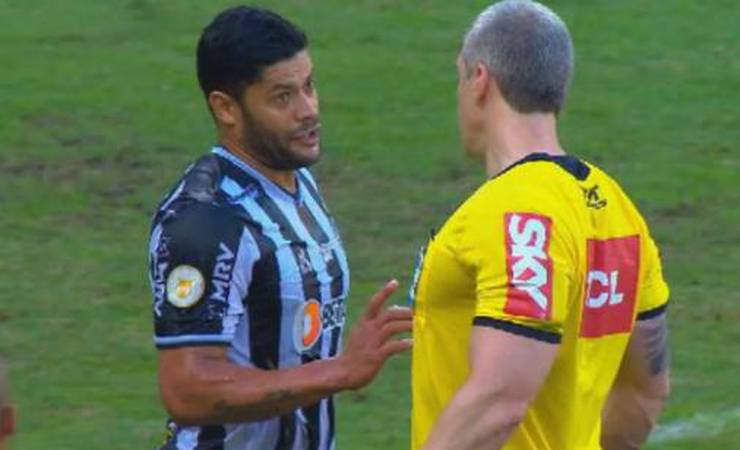 Hulk reclama arbirtragem de Daronco após derrota do Galo para o Flamengo: 'Hoje ele foi ridículo'