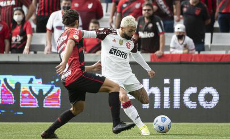 Complicou! Flamengo abre boa vantagem, mas 'apaga' no 2º tempo, e Athletico empata no fim