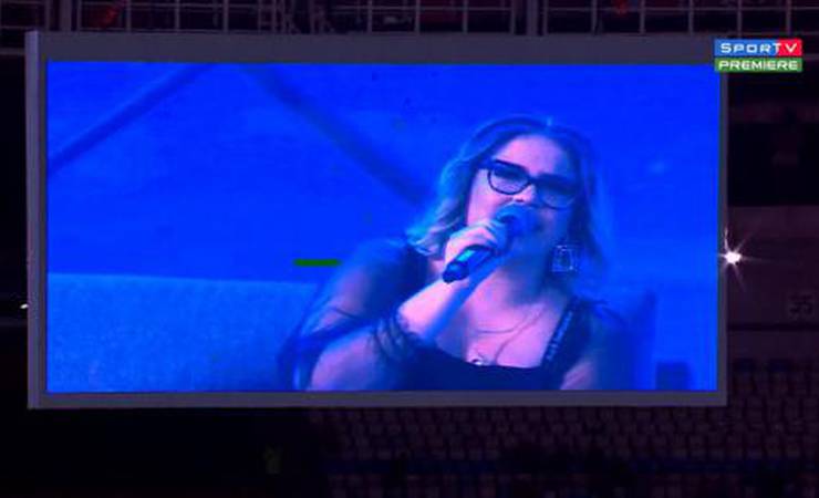 VÍDEO: 'Não aprendi a dizer adeus'; Marília Mendonça é homenageada em jogo do Flamengo