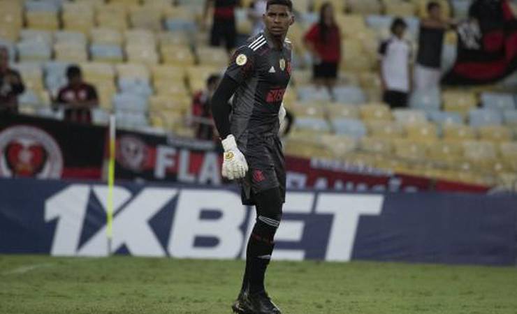 VÍDEO: Hugo Souza fala sobre sentimento de voltar ao gol do Flamengo
