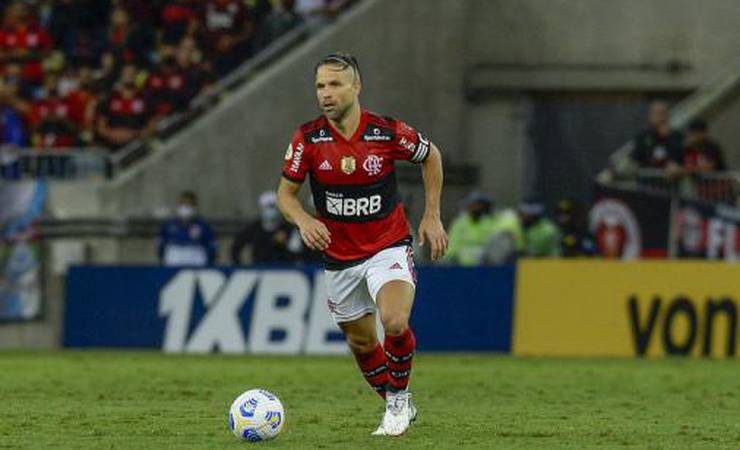 Diego, do Flamengo, diz que jogador do Bahia foi 'covarde' e se desculpa por expulsão