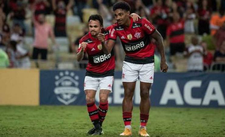 Vai um passe aí? Vitinho assume a liderança de assistências do Flamengo na temporada