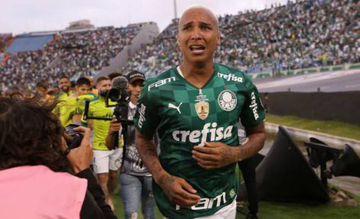 Deyverson recorda 'soberba' de jogador do Flamengo: 'Entrou o presepeiro'