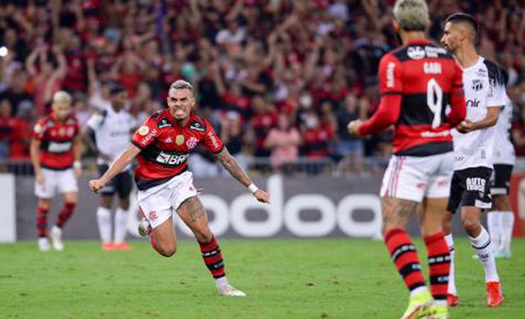 Torcedores elogiam Matheuzinho após vitória do Flamengo e pedem titularidade
