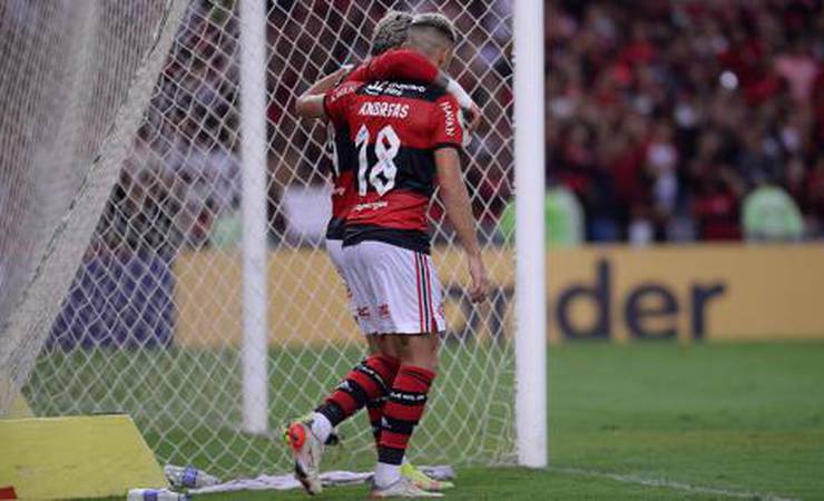 Gabigol defende Andreas Pereira de falha na Libertadores: 'É f..., né? Mas acontece. Não foi ali que perdemos'