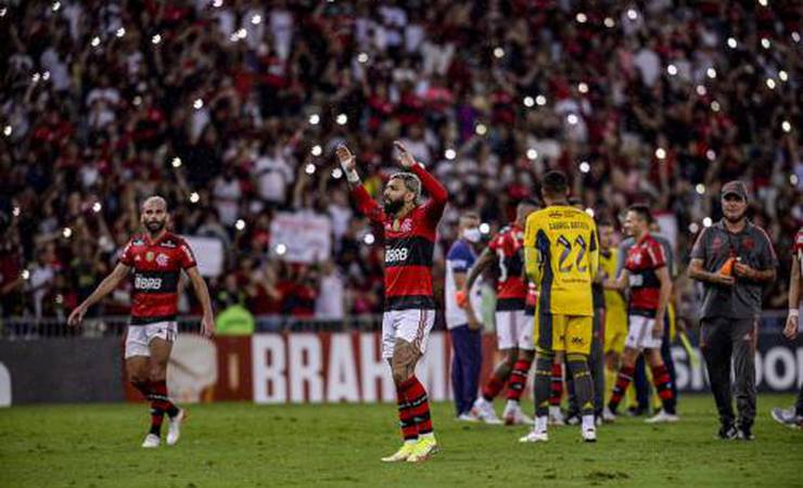 Mais do que a premiação, garantia do segundo lugar no Brasileirão pode abrir chance de título ao Flamengo