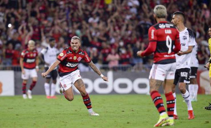 Desempenho de Matheuzinho contra o Ceará ilustra ano consistente do lateral pelo Flamengo em 2021