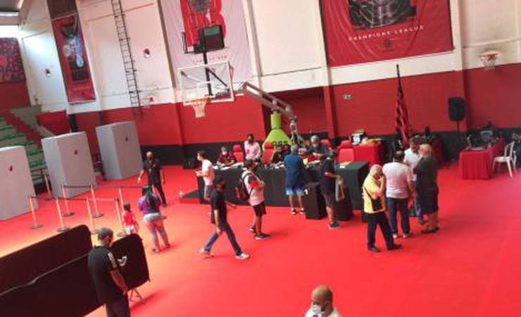 Em clima tranquilo na Gávea, candidatos à presidência do Flamengo votam e falam ao LANCE!