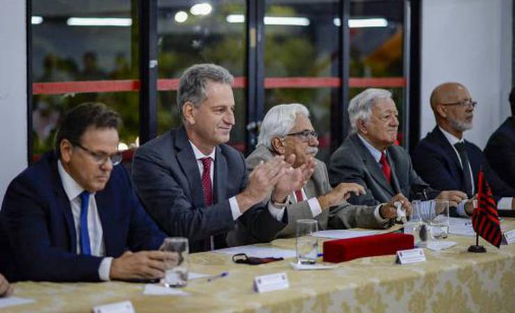 Reeleito presidente do Flamengo, Rodolfo Landim e diretoria são empossados em cerimônia na Gávea