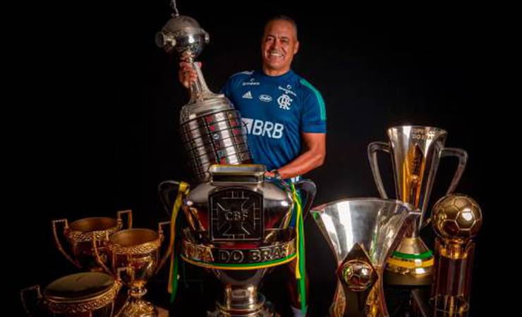 Preparador de goleiros se pronuncia após ser demitido do Flamengo: 'Formamos uma família'