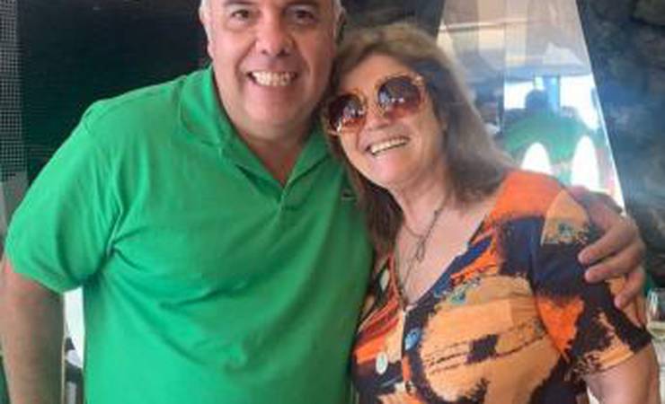 VP do Flamengo posta foto com mãe de Cristiano Ronaldo e brinca: 'Sempre começa pela família'