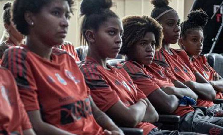 Time feminino do Flamengo se reapresenta para a temporada de 2022
