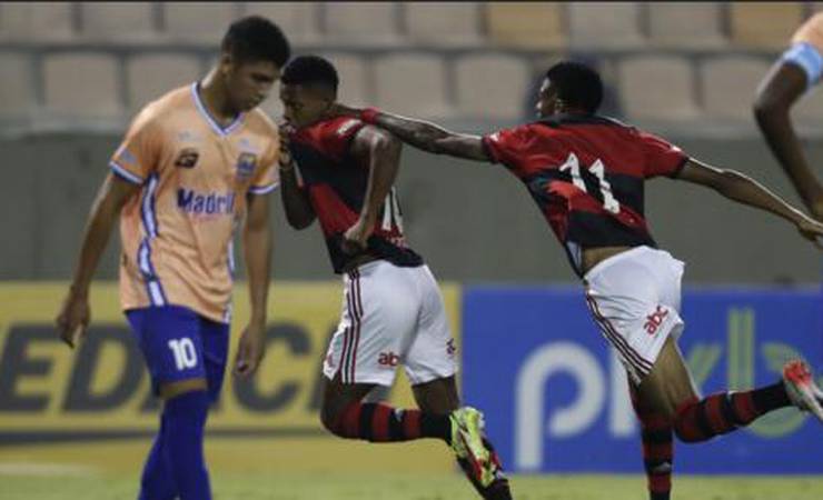 Flamengo não toma conhecimento do Forte (ES), marca dez gols e estreia com vitória na Copinha