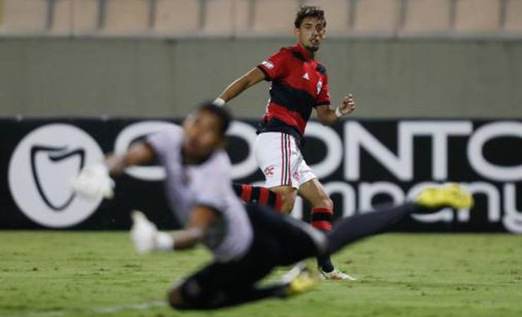 Pedro Arthur comemora vitória do Flamengo na Copinha e fala sobre disputa sadia pela titularidade