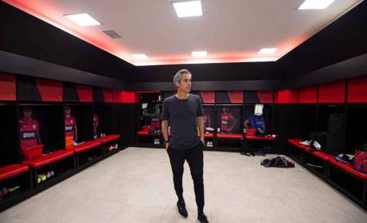 Três zagueiros? Pedro e Gabi juntos? Paulo Sousa não se prende a um esquema e espera 'resposta do campo'