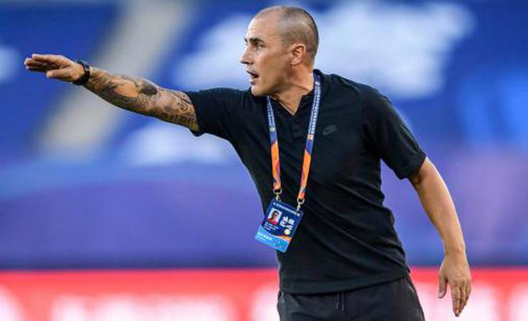 Cannavaro recusa convite da Polônia para substituir Paulo Sousa, que acertou com o Flamengo