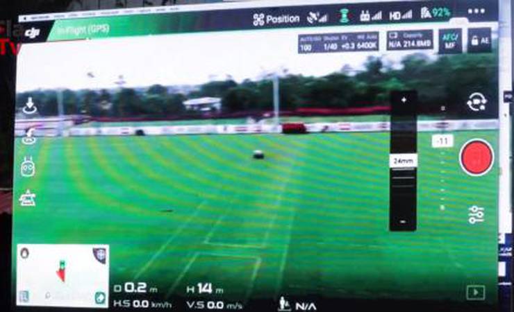 VÍDEO: telão solicitado por Paulo Sousa é instalado no Ninho do Urubu