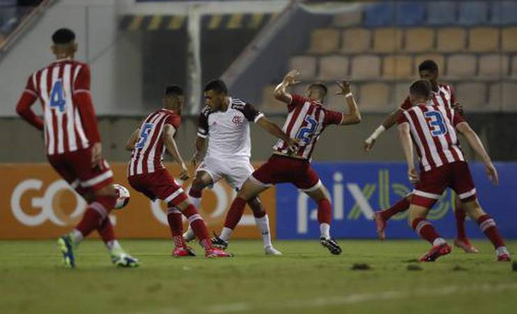 Igor Jesus marca no fim, e Flamengo avança à terceira fase da Copinha