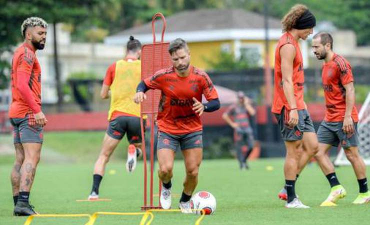 Sábado no Ninho: Flamengo foca em preparação física no treino, e Diego brinca sobre resenha do grupo