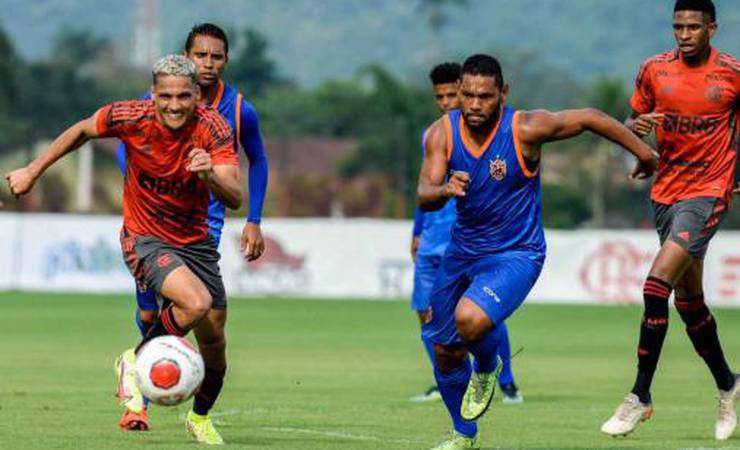 Garotada do Flamengo perde para o Nova Iguaçu em amistoso preparativo para o Carioca