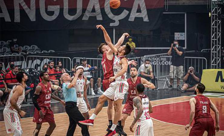 Flamengo vence Paulistano e vai à semi do Super 8 após fim eletrizante