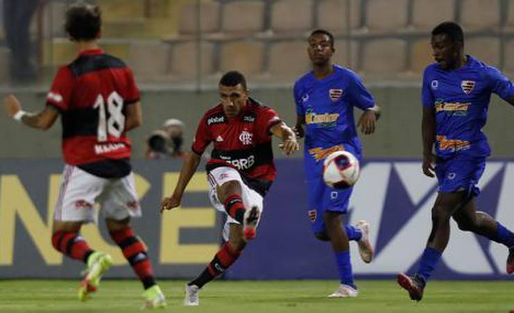 Flamengo vai mal e é eliminado pelo Oeste na Copinha