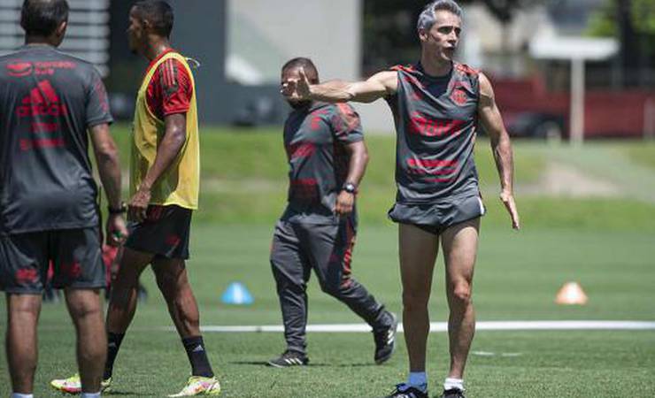 Estrela do Flamengo elogia início de trabalho de Paulo Sousa: 'Muito respeitado por todos jogadores'