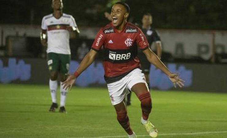 Vitória do Flamengo deixa Record na vice-liderança de audiência com estreia do Cariocão