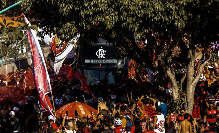 Aerofla pelo mundo de novo: torcedores se concentram no BRT Fundão às 11h