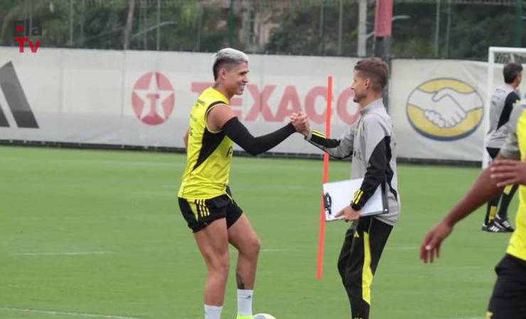 Luiz Araújo em campo é novidade na reapresentação do Flamengo