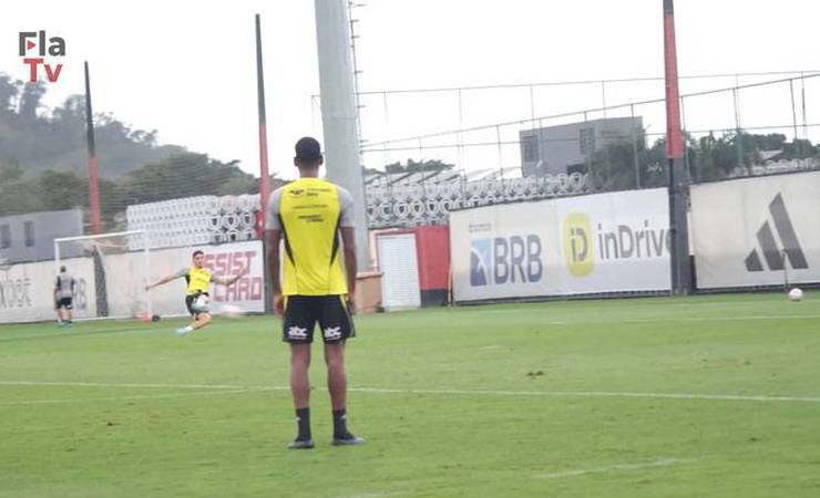 Flamengo afina a pontaria antes do duelo contra o Peñarol