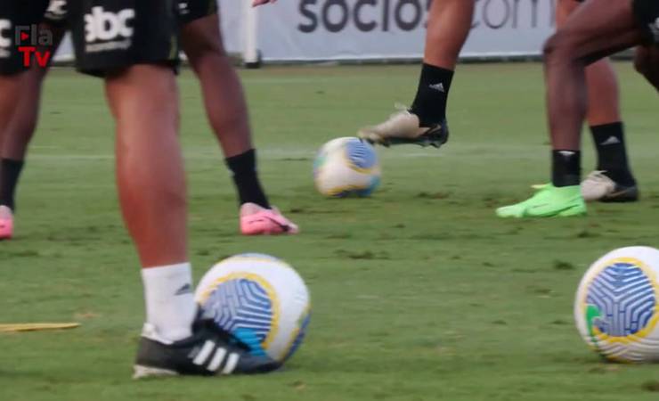 Com Bruno Henrique, Flamengo finaliza preparação para clássico