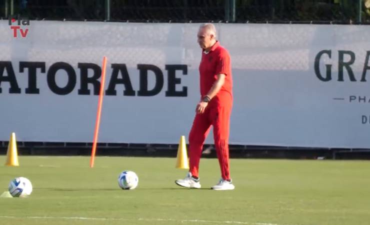 Filipe Luís e Rodrigo Caio treinam antes de despedida do Flamengo