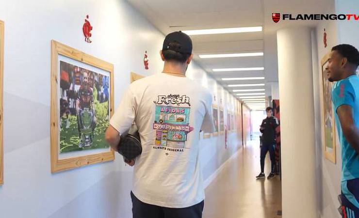 Com Victor Hugo, Flamengo volta a treinar no Ninho