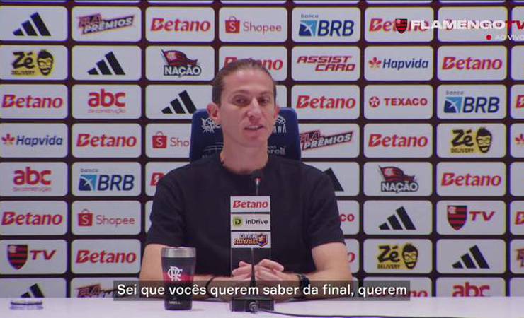Filipe Luís prega foco jogo a jogo ao elenco do Flamengo: 'Final está muito longe'