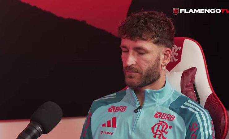 Léo Pereira revela maior abertura com Filipe Luís: 'Me sinto mais à vontade'