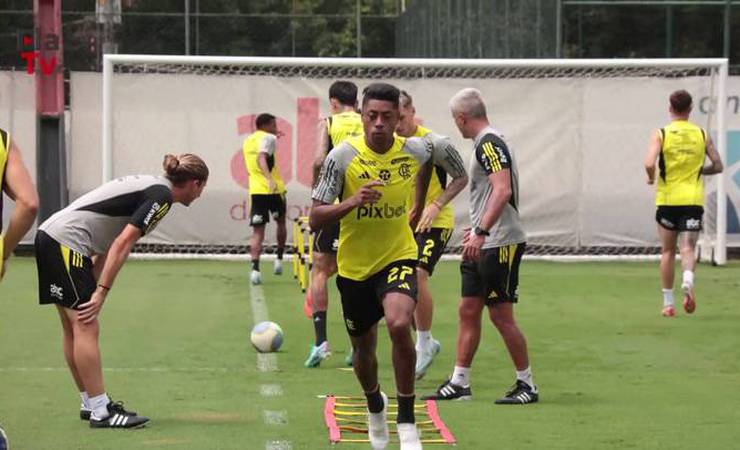 Flamengo faz treino intenso de olho nos jogos do Brasileirão